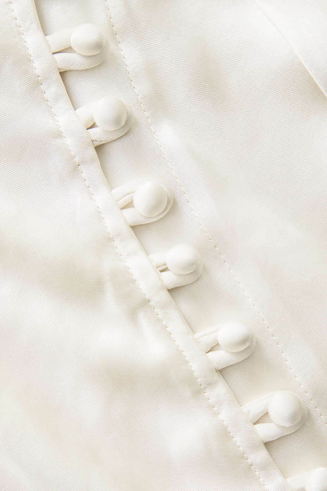 Satijne Split Rok met Knoopdetails